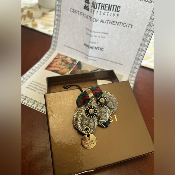 Authentic GUCCI GUCCIOLI Dachshund Dog Key Ring/Charm Strap - Picture 1 of 11